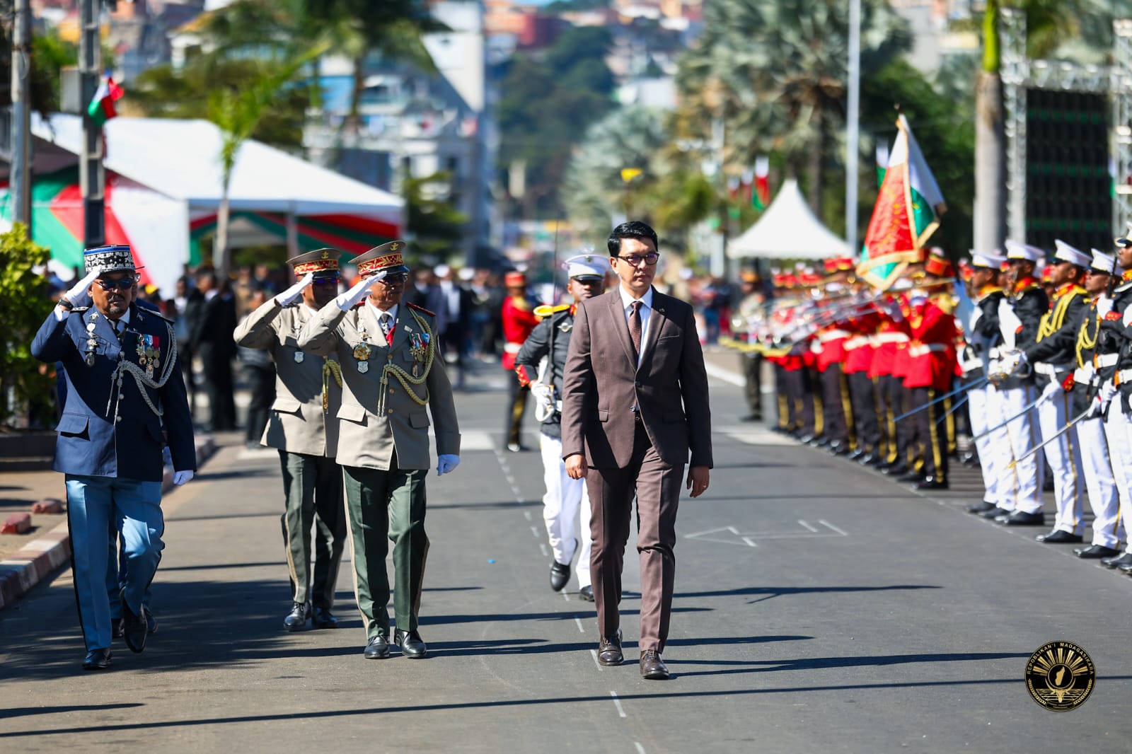 Coup d'envoi de la célébration du 65ème anniversaire du retour de  l'indépendance et de la création des Forces Armées