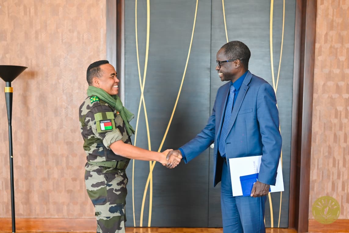 Fihaonana tamin'ny Solontena maharitry ny Banky Iraisam-pirenena tao amin'ny Lapam-panjakana Iavoloha